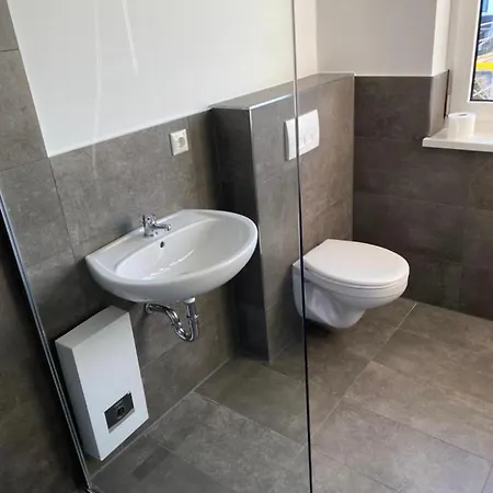 Pensionat Mit Bad Und Kueche Rotgesbuttel